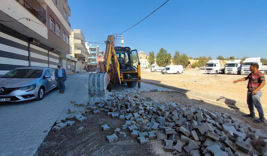 Eyyübiye'de gece gündüz yol çalışması