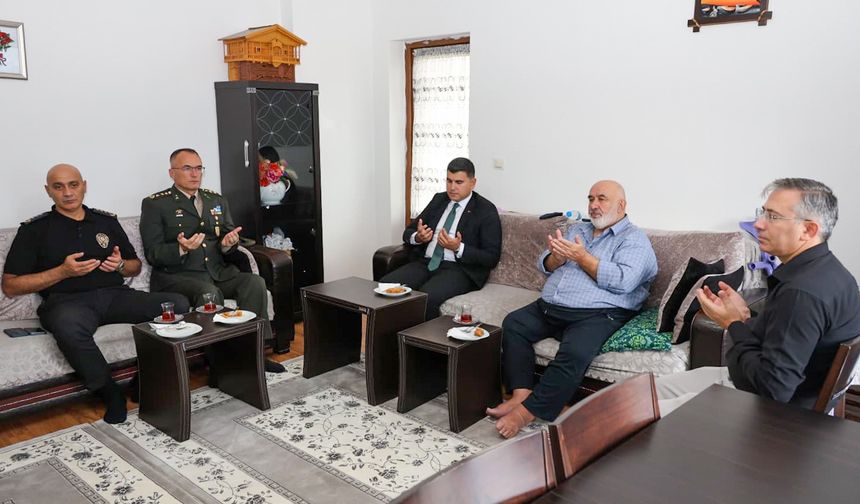 Artvin Vali Vekili Erdoğan, Kıbrıs gazisini ziyaret etti