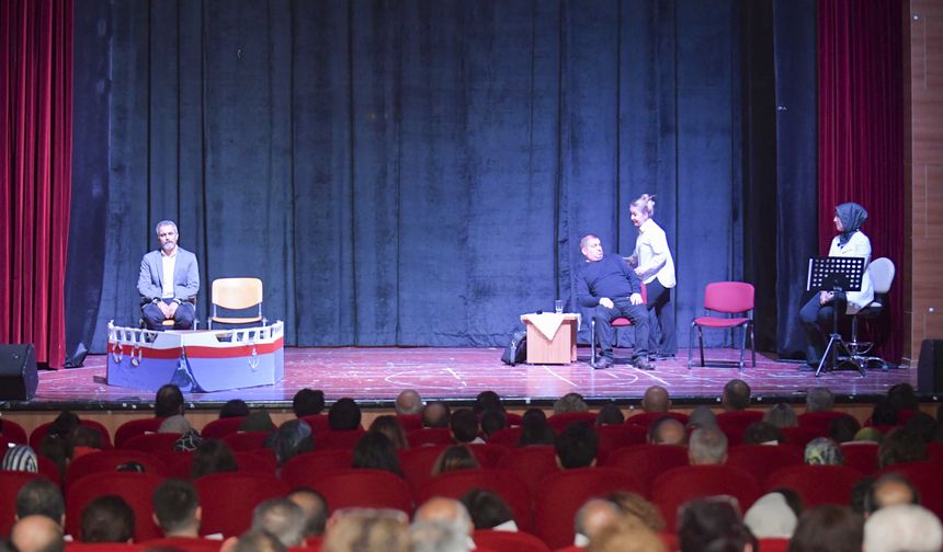 Ankara Büyükşehir Belediyesi’nin “Mahallede Tiyatro Var” projesi Beypazarı seyircisiyle buluştu