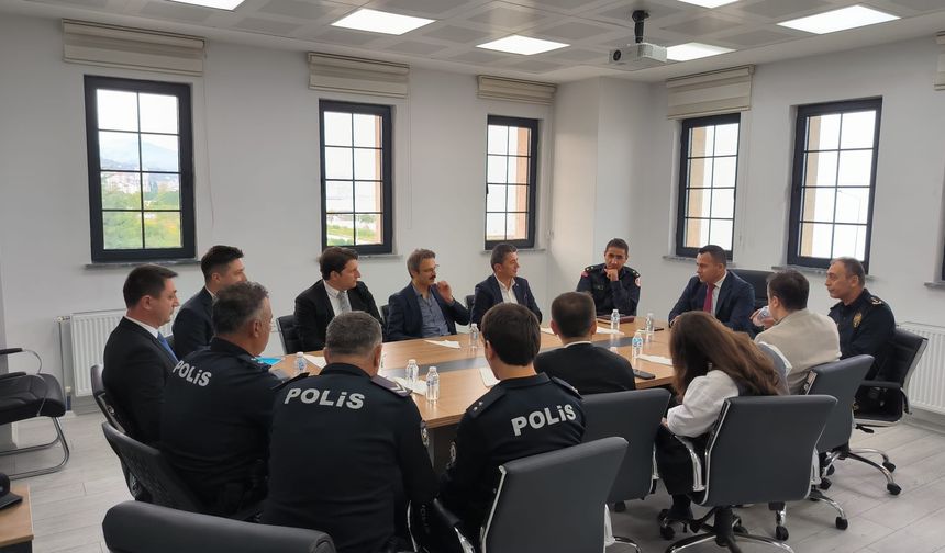 Kaymakam Dr. Uzan; “ Bilgi güvenliği konusunda hem kurumların hem de bireylerin duyarlı olması gerekiyor.”