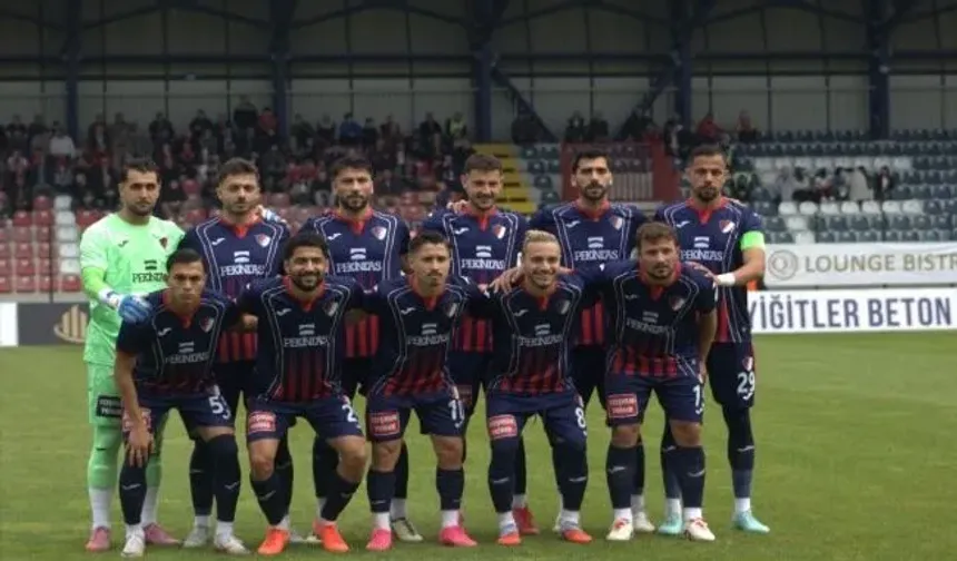 Düzce Cam Düzcespor zirvede ısrarlı