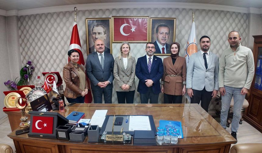 Kızılay Kars Şubesi’nden AK Parti Kars İl Başkanlığı’na ziyaret