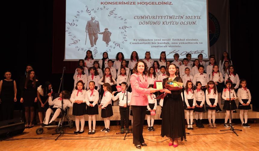 Minik seslerden Cumhuriyet coşkusu Burdur’da yankılandı