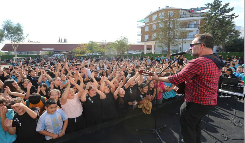 Öğrenciler Sahne Kepez ile coştu