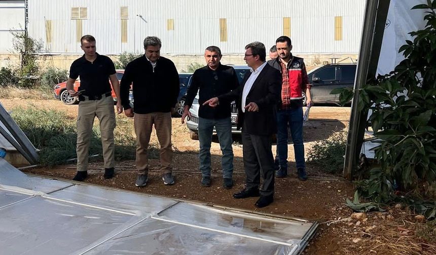 Serik’te fırtına seraları vurdu: Zarar tespit çalışmaları başladı