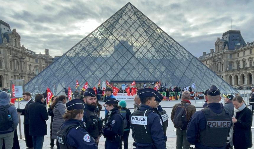 Louvre soygunu zanlısı sosyal medya fenomeni ve eski güvenlik görevlisi çıktı
