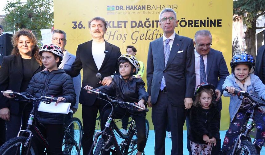 Bahçelievler'de gençlere bisiklet