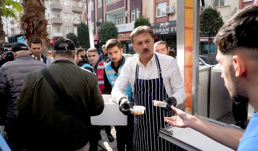 Bahçelievler’de şehitler için mevlit: Vatandaşlara lokma ikramı