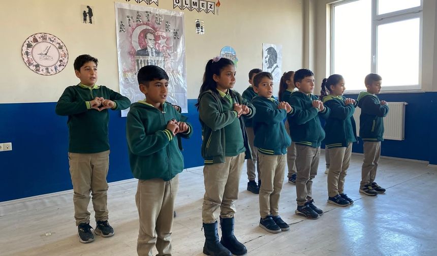 Atatürk İlkokulu ve Anaokulu’ndan 10 Kasım anma programı