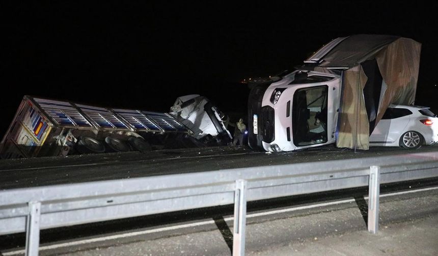 Diyarbakır’da zincirleme kaza: 4 ölü, 13 yaralı