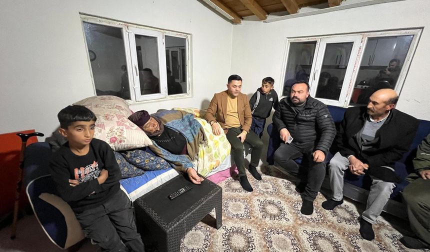 “Hayırlı Günler Komşum, Derdin Derdimizdir” projesi kapsamında Çiçek teyzeye yardım eli uzatıldı