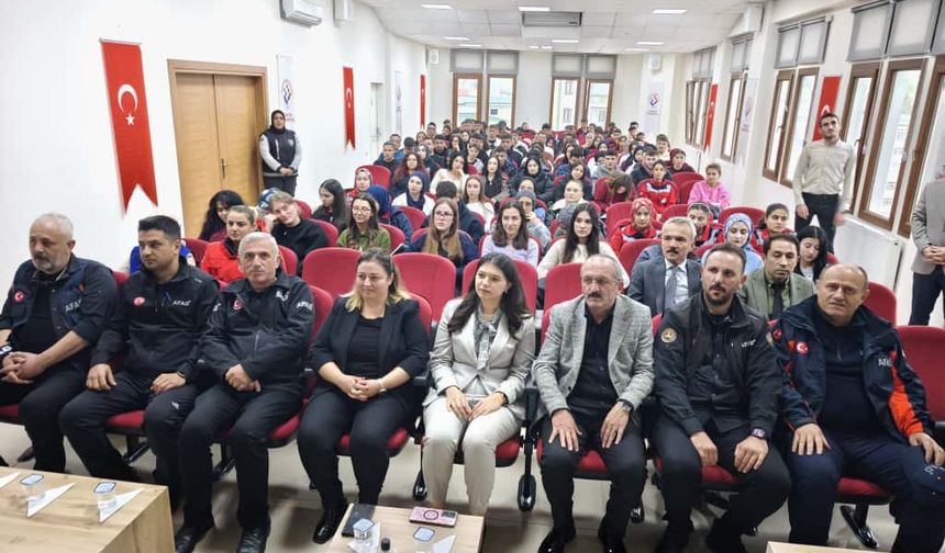 ŞMYO Öğrencilerine Afet Eğitim Hazırlık Konferansı verildi