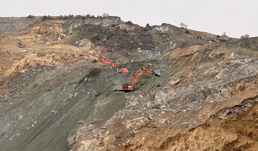 Sivas’ta göçük altında kalan şantiye müdürünü arama çalışmaları sürüyor