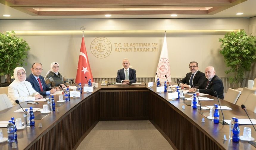 Çocukların Dijital Hakları Sosyal Medya'da Korunacak