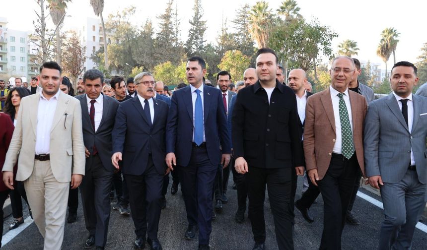 Dünya Asrın İnşasına şaştı kaldı