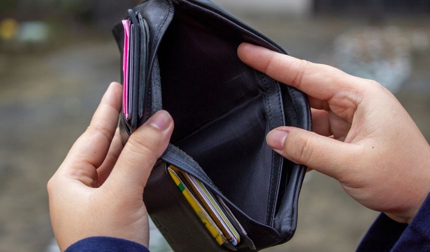 Bireysel kredi ve kredi kartı borçları trilyonu aştı