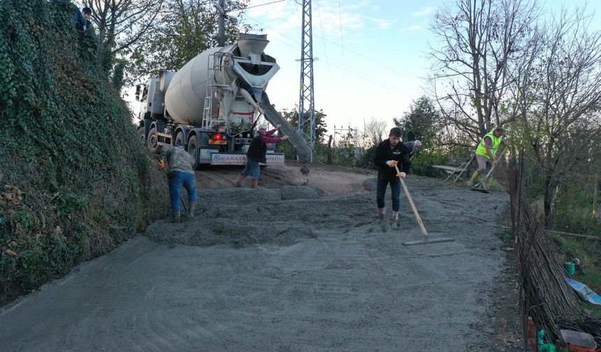 Çamaş'ta 3 kilometrelik beton yol çalışması başladı