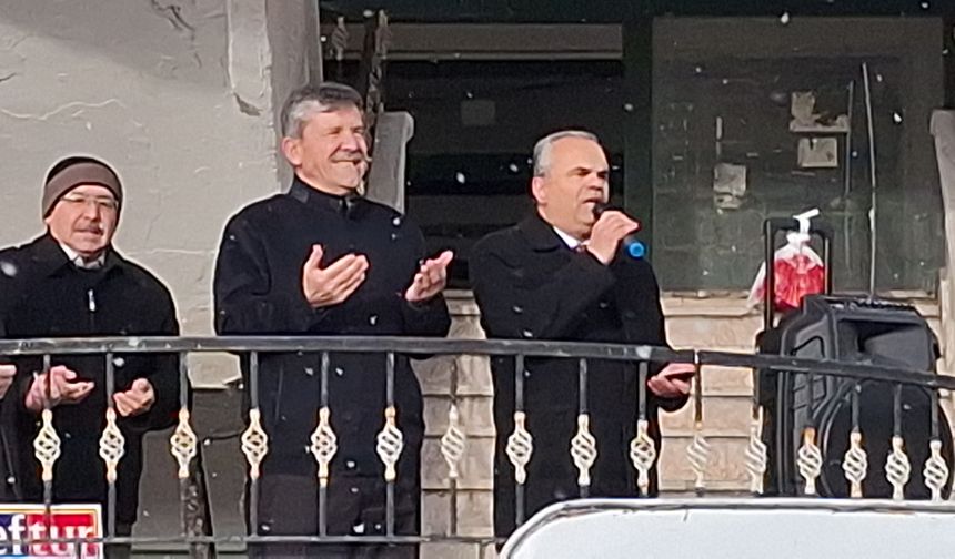 Beypazarı'ndan Umre yolculuğuna gidenle dualarla uğurlandı