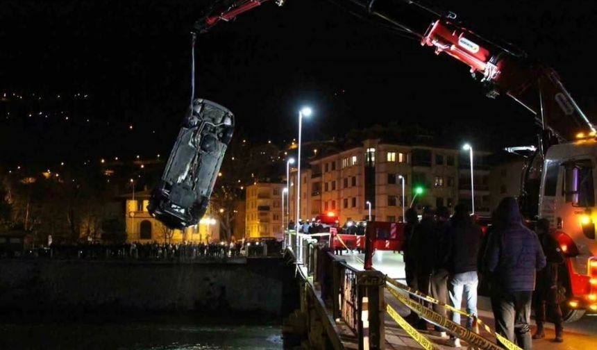Amasya’da feci kaza: Otomobil Yeşilırmak’a uçtu, 1 ölü 1 yaralı