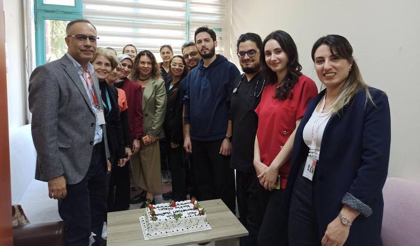 Başhekim Bozbaş’tan acil servis ekibine sürpriz