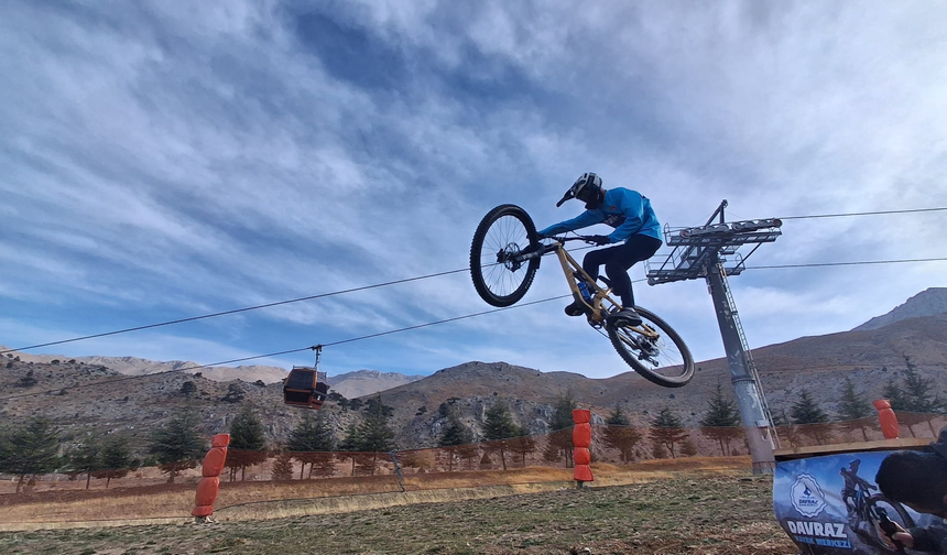 Davraz’da adrenalin ve doğa buluşuyor: Dağ bisikleti pistleri ulusal arenaya hazır