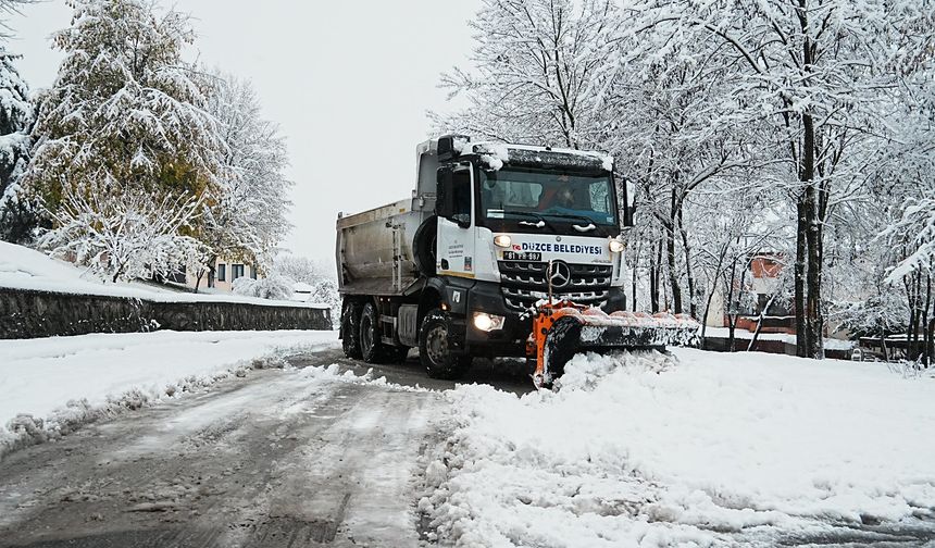 Düzce'ye kar düştü: Mücadele başladı