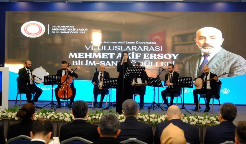 Uluslararası MAKÜ Bilim ve sanat ödülleri Burdur’da sahiplerini buldu