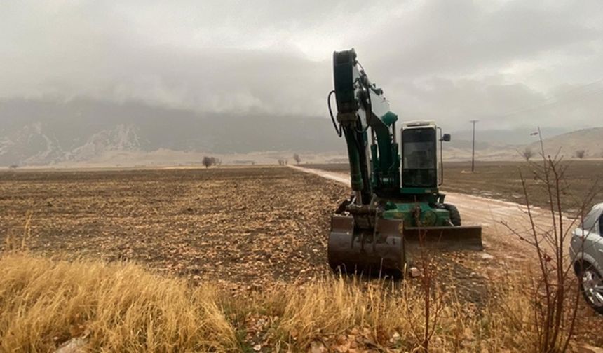 DSİ kepçesiyle ‘define arama’ iddiası Burdur’u karıştırdı