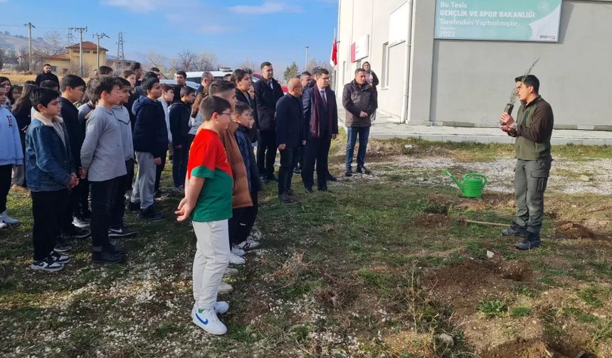 Kemer’de insan hakları için fidanlar dikildi