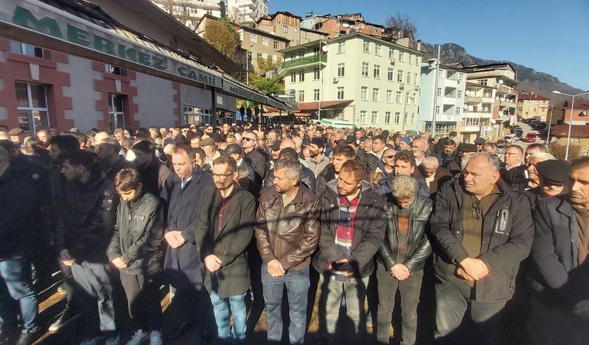 Murgulspor Kulübü Başkanı Öktem’in anne acısı