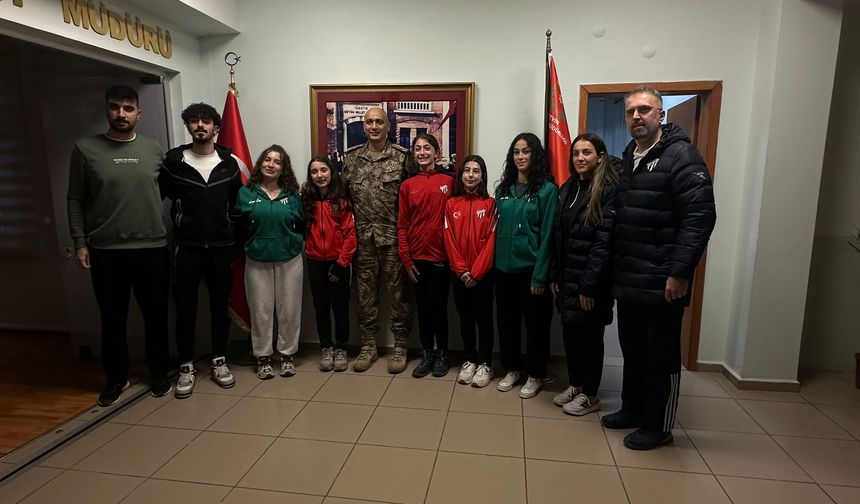 Artvinspor’dan İl Emniyet Müdürüne ziyaret