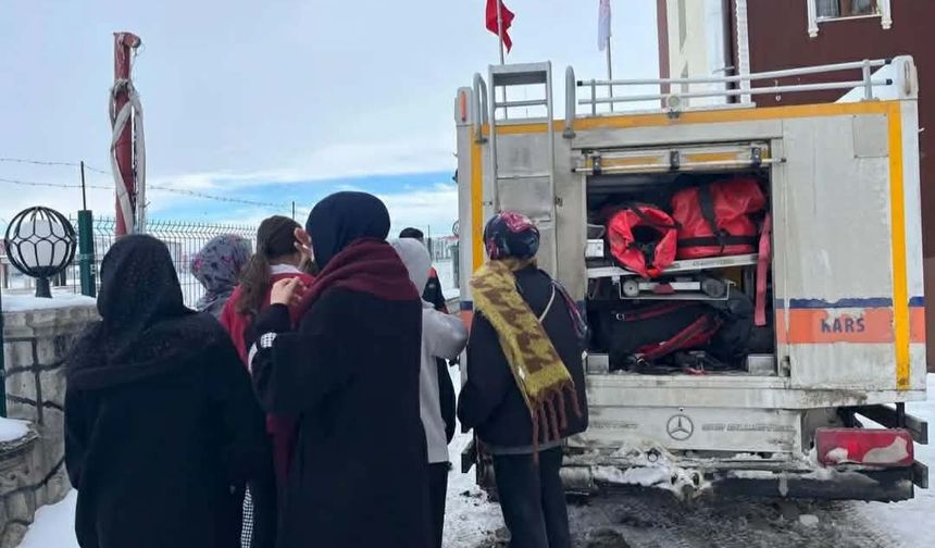 AFAD’dan Şeref Taşlıova Yurdu’nda deprem tatbikatı
