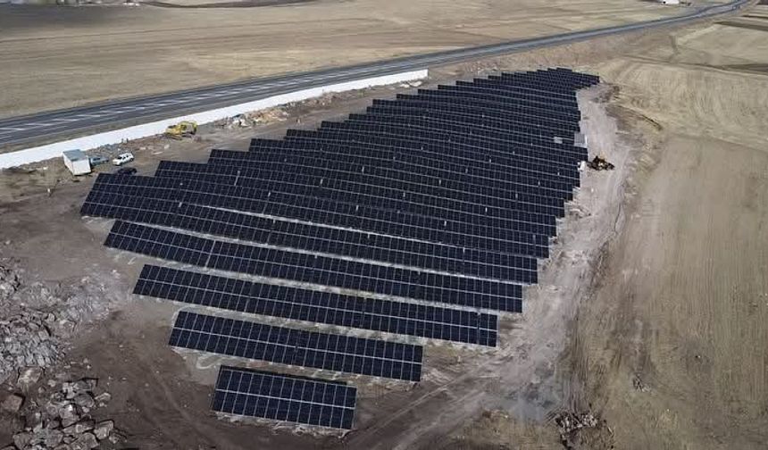 Kars İl Özel İdaresi’nden enerji hamlesi: 60 milyon liralık GES elektrik üretimine başladı