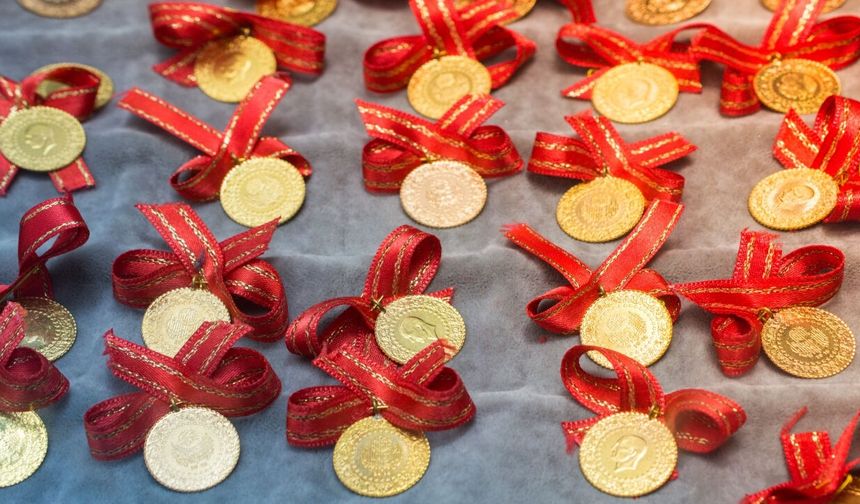 Altın haftaya rekorla başladı: Gram 6.499 lira