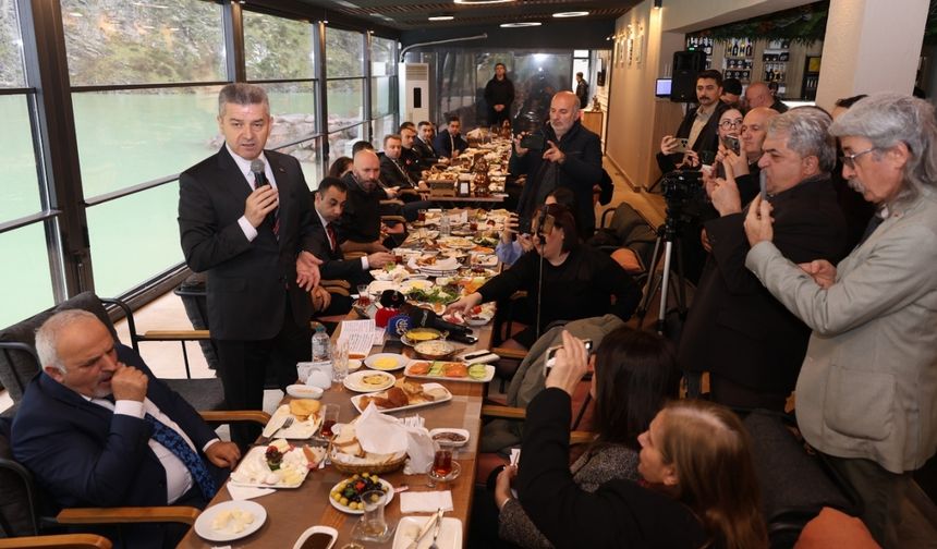 Artvin Valisi Turan Ergün gazetecilerle bir araya geldi