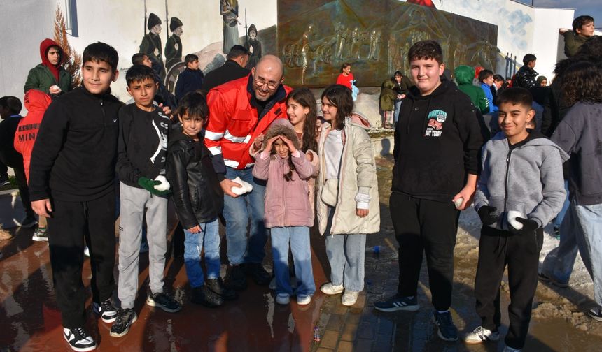 Aydın’ın dağlarındaki kar, Germencik’te çocuklarla buluştu