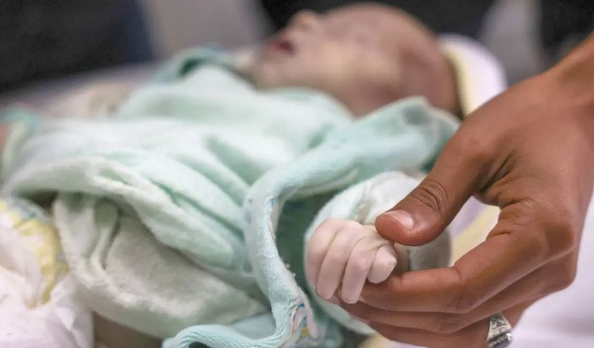 Gazze’de 12 günlük bebek soğuktan hayatını kaybetti