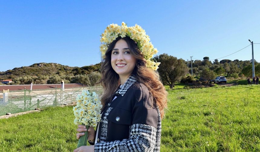 Kaymakam Kızılkaya, üreticilerle nergis hasadına katıldı