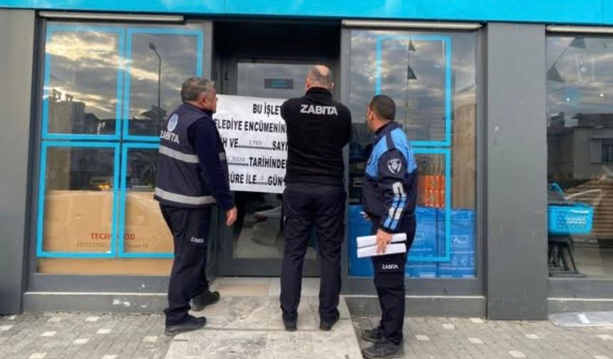 Serik’te tarihi geçmiş ürün satan zincir market mühürlendi