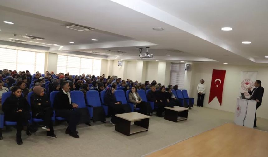 Burdur’da 165 kantin çalışanına hijyen eğitimi