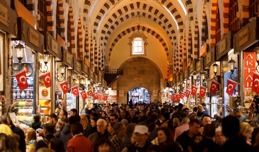 Kapalıçarşı merkezli kara para operasyonunda 68 şüpheli yakalandı