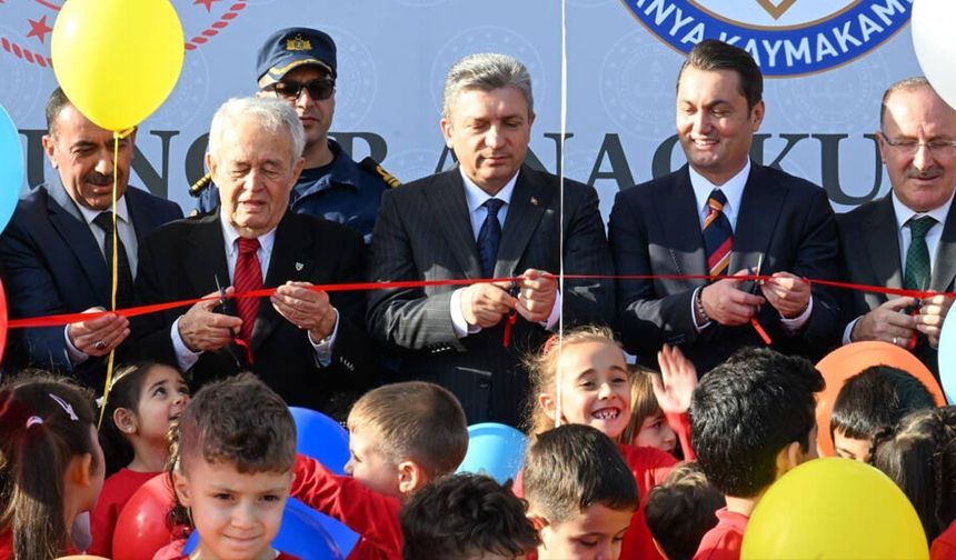 Vali Hulusi Şahin Alanya’da iki okulu hizmete açtı