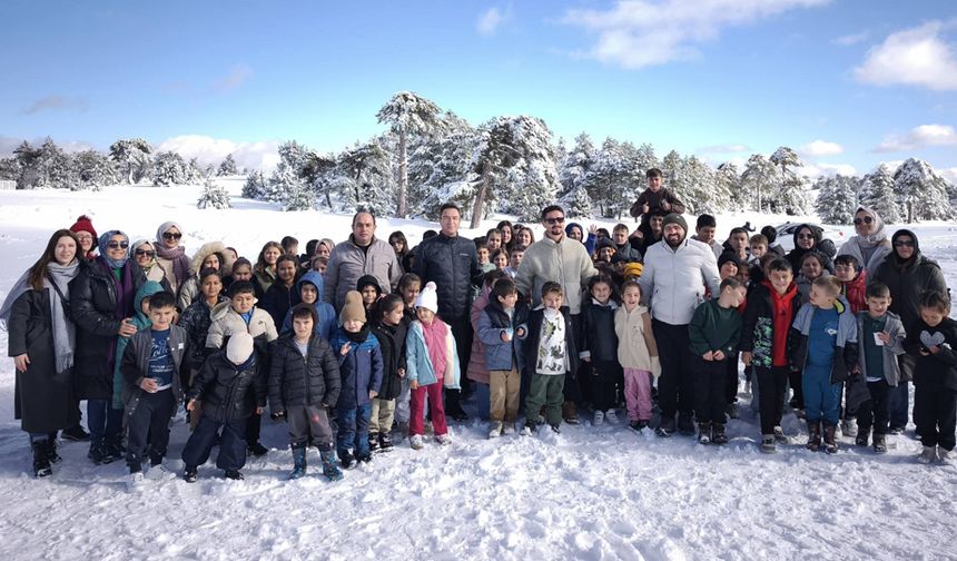 Burdur’lu öğrenciler salda kayak merkezi’nde kışın keyfini çıkardı