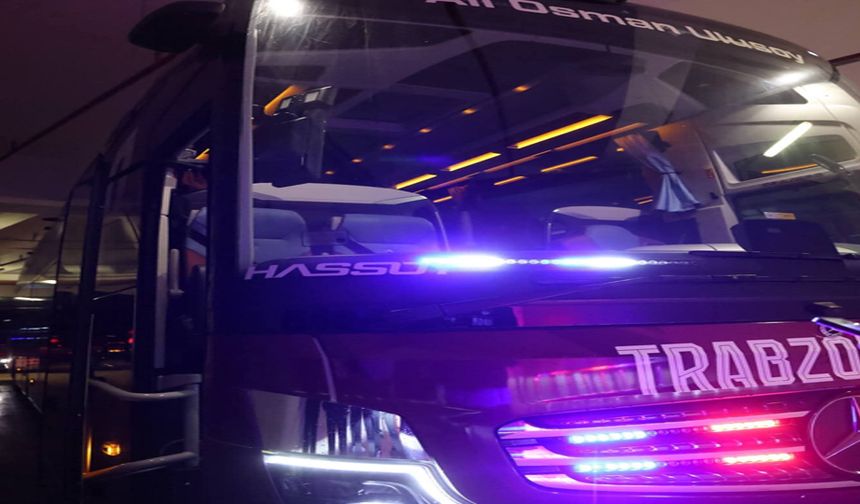 Trabzonspor takım otobüsüne Antalya’da taşlı saldırı