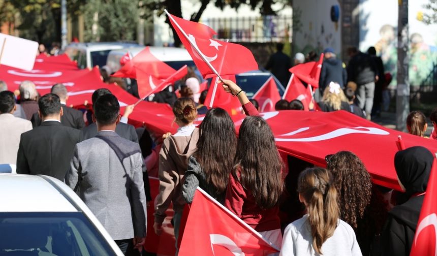 Okullarda ikinci dönem “Bayrak Sevgisi” ile başlıyor