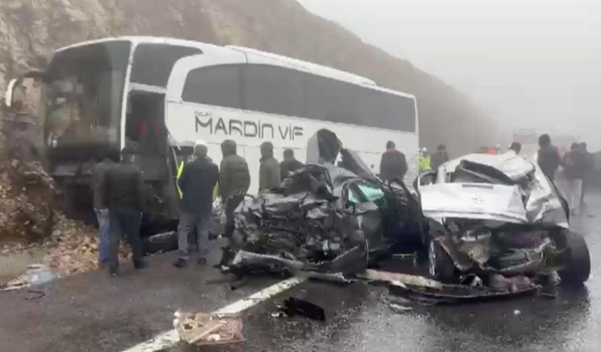 TAG Otoyolu’nda zincirleme kaza: 2 ölü, 10 yaralı