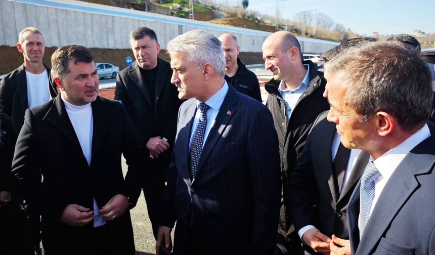 Vali Mehmet Makas, milletvekili ve bürokratlarla  Akçakoca'da