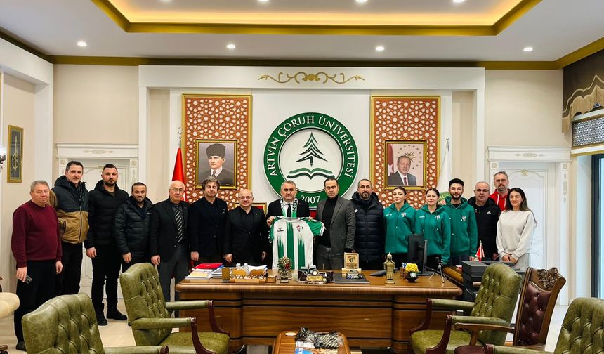 Artvinspor’dan AÇÜ Rektörü Prof. Dr. Aydın’a ziyaret