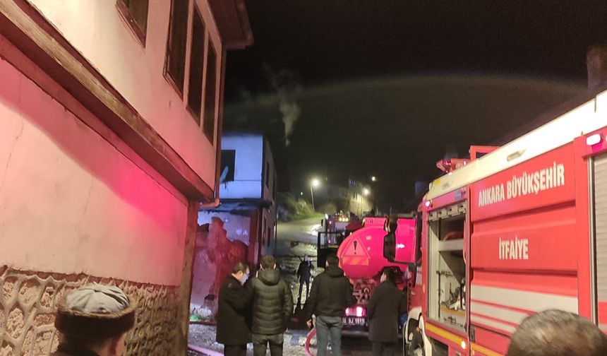 Beypazarı'nda Yangın: Ahşap ev kullanılamaz hale geldi