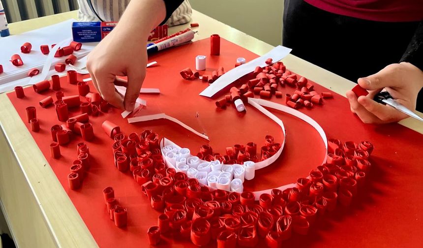 Okullarda öğretim bayrak sevgisi ile başladı